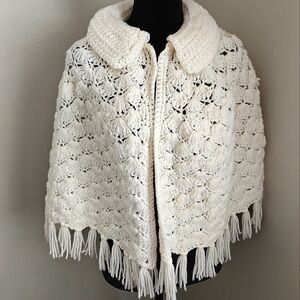 Vintage Stole cream crochet with fringes one size hand made collared